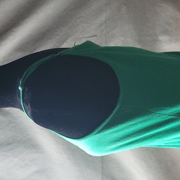 Green top with lace front Large - Picture 4 of 6